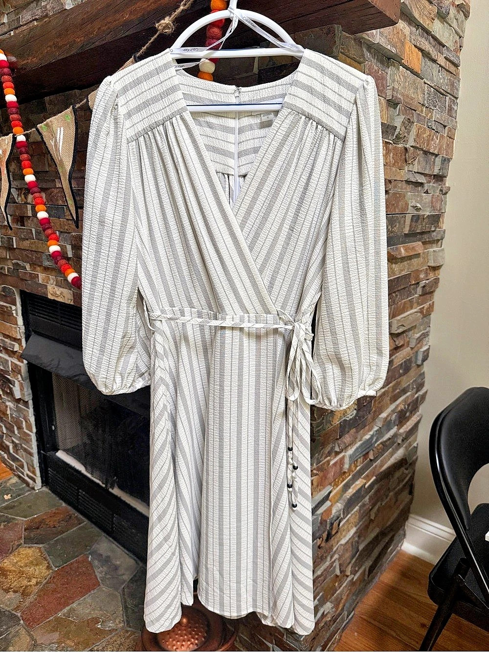 Calvin Klein Striped Dress in White & Gray Size 10 Like New